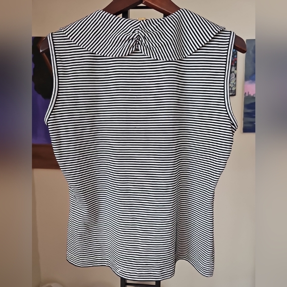 ST JOHN Women's Ruffle V Neck Sleeveless Striped Black White Stretch Top Size M - Picture 6 of 10